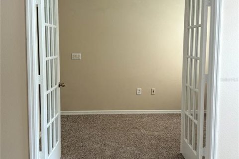 House in Orlando, Florida 4 bedrooms, 181.72 sq.m. № 2394359 - photo 13