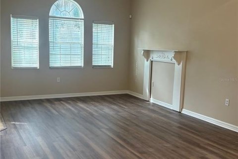 House in Orlando, Florida 4 bedrooms, 181.72 sq.m. № 2394359 - photo 3