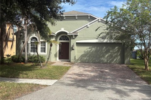 House in Orlando, Florida 4 bedrooms, 181.72 sq.m. № 2394359 - photo 2