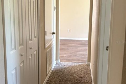 House in Orlando, Florida 4 bedrooms, 181.72 sq.m. № 2394359 - photo 16