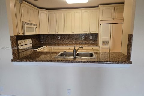 Condo in Coral Springs, Florida, 1 bedroom  № 1842551 - photo 5