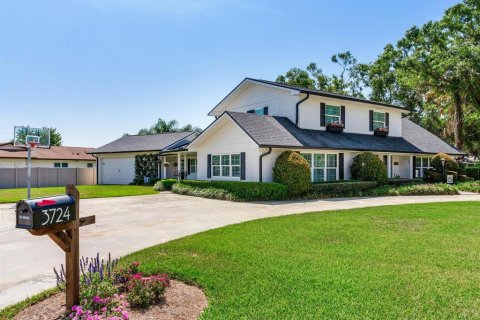 Villa ou maison à vendre à Land O' Lakes, Floride: 5 chambres, 332.31 m2 № 1768001 - photo 10