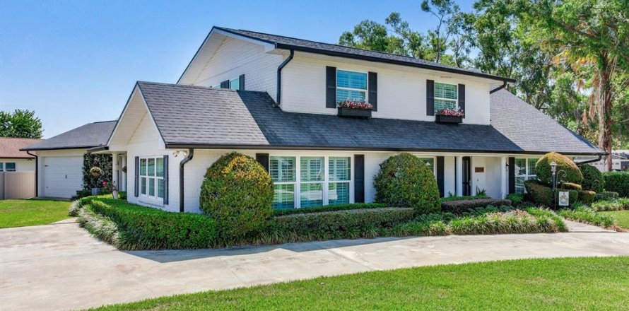 Casa en Land O' Lakes, Florida 5 dormitorios, 332.31 m2 № 1768001