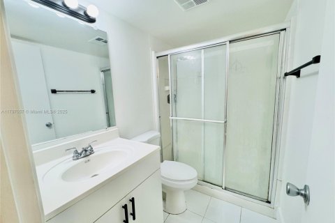 Condo in Oakland Park, Florida, 2 bedrooms  № 1861790 - photo 5