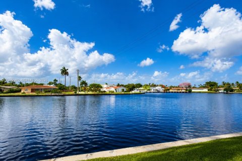 Copropriété à louer à Fort Lauderdale, Floride: 1 chambre, 74.32 m2 № 2385106 - photo 13