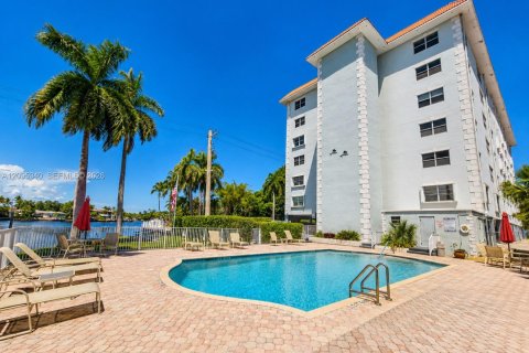 Copropriété à louer à Fort Lauderdale, Floride: 1 chambre, 74.32 m2 № 2385106 - photo 11