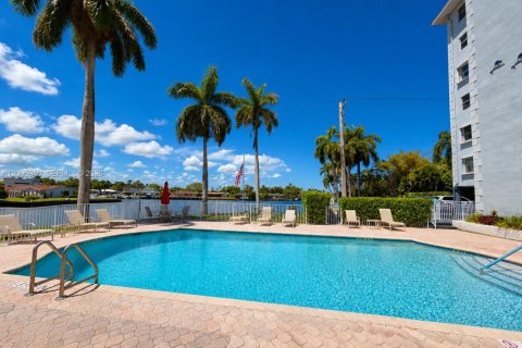 Copropriété à louer à Fort Lauderdale, Floride: 1 chambre, 74.32 m2 № 2385106 - photo 14
