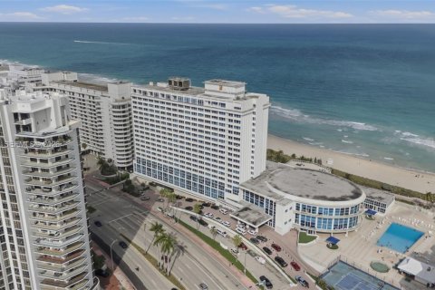 Commercial property in Miami Beach, Florida № 2043102 - photo 28