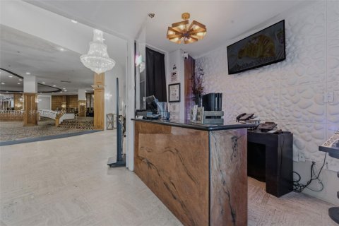 Commercial property in Miami Beach, Florida № 2043102 - photo 24