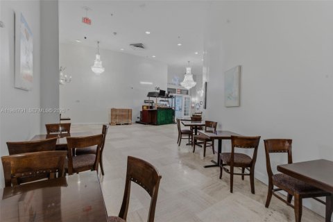 Commercial property in Miami Beach, Florida № 2043102 - photo 6