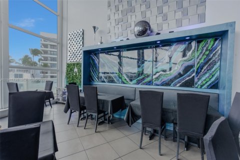 Commercial property in Miami Beach, Florida № 2043102 - photo 16