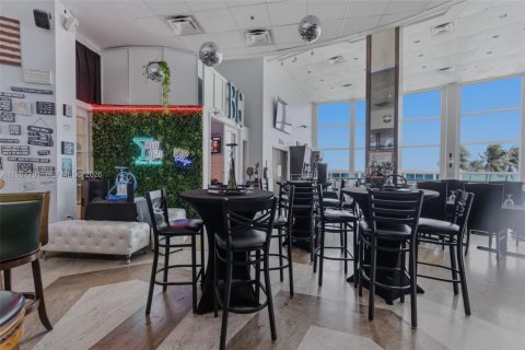 Commercial property in Miami Beach, Florida № 2043102 - photo 21