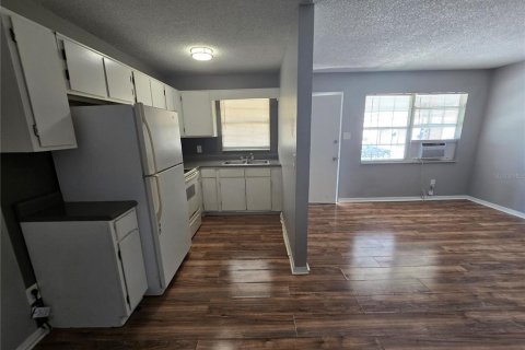 Immobilier commercial à vendre à Daytona Beach, Floride: 11 chambres, 482.53 m2 № 1782982 - photo 11