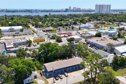 Immobilier commercial à vendre à Daytona Beach, Floride: 11 chambres, 482.53 m2 № 1782982 - photo 1