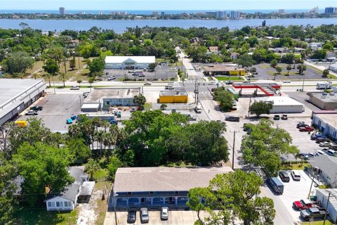 Immobilier commercial à vendre à Daytona Beach, Floride: 11 chambres, 482.53 m2 № 1782982 - photo 3