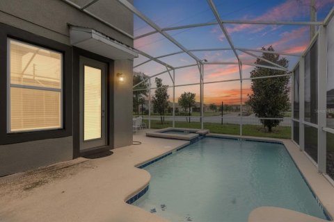 Villa ou maison à louer à Davenport, Floride: 5 chambres, 286.23 m2 № 1813657 - photo 3