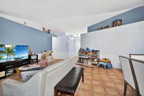 House in Pembroke Pines, Florida 3 bedrooms, 163.88 sq.m. № 2033548 - photo 14