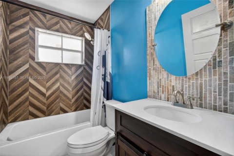 House in Pembroke Pines, Florida 3 bedrooms, 163.88 sq.m. № 2033548 - photo 22