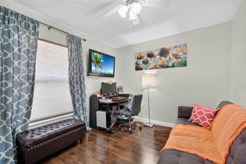 House in Pembroke Pines, Florida 3 bedrooms, 163.88 sq.m. № 2033548 - photo 20