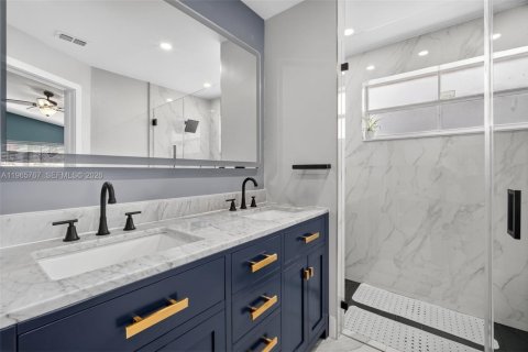 House in Pembroke Pines, Florida 3 bedrooms, 163.88 sq.m. № 2033548 - photo 19