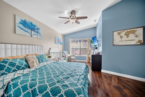 House in Pembroke Pines, Florida 3 bedrooms, 163.88 sq.m. № 2033548 - photo 17