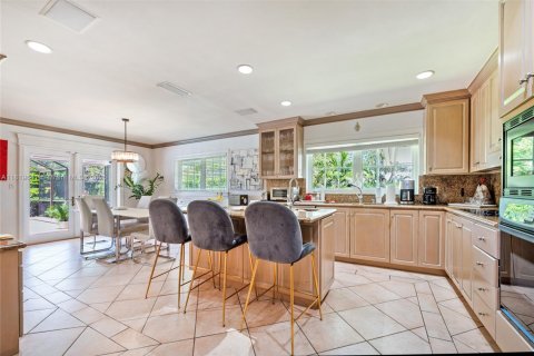 Villa ou maison à louer à Coral Gables, Floride: 5 chambres, 353.77 m2 № 1777650 - photo 6