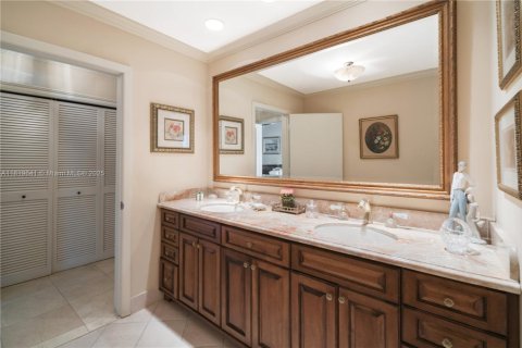 Villa ou maison à louer à Coral Gables, Floride: 5 chambres, 353.77 m2 № 1777650 - photo 16