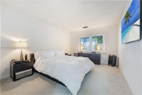 Villa ou maison à louer à Coral Gables, Floride: 5 chambres, 353.77 m2 № 1777650 - photo 15