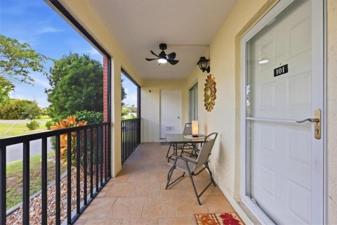Copropriété à vendre à Englewood, Floride: 2 chambres, 98.1 m2 № 2399424 - photo 9