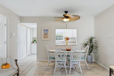 Copropriété à vendre à Englewood, Floride: 2 chambres, 98.1 m2 № 2399424 - photo 15