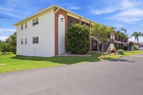 Copropriété à vendre à Englewood, Floride: 2 chambres, 98.1 m2 № 2399424 - photo 5