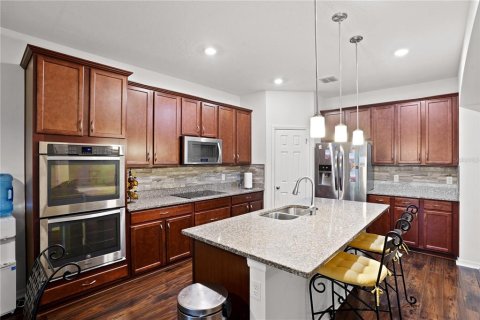 Casa en venta en Apopka, Florida, 6 dormitorios, 296.27 m2 № 2383666 - foto 10