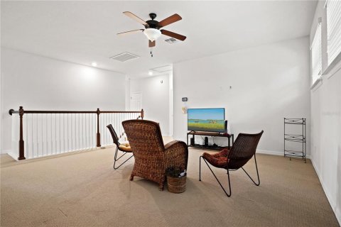 Casa en venta en Apopka, Florida, 6 dormitorios, 296.27 m2 № 2383666 - foto 21