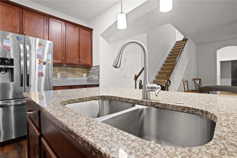 Casa en venta en Apopka, Florida, 6 dormitorios, 296.27 m2 № 2383666 - foto 13