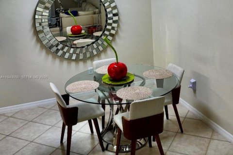 Condo in West Palm Beach, Florida, 3 bedrooms  № 2002333 - photo 10