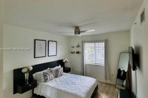 Condo in West Palm Beach, Florida, 3 bedrooms  № 2002333 - photo 4