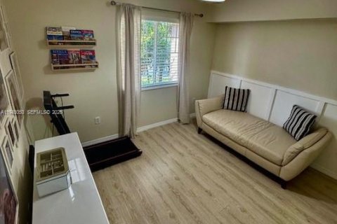 Condo in West Palm Beach, Florida, 3 bedrooms  № 2002333 - photo 9