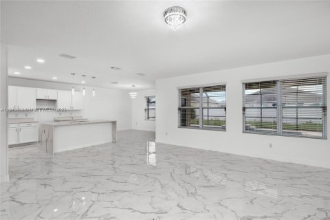 Купить виллу или дом в Окала, Флорида 4 спальни, № 1974095 - фото 10