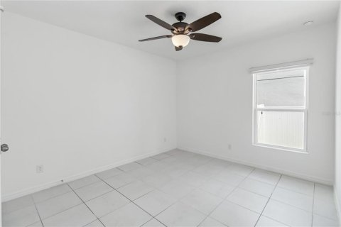 House in Davenport, Florida 4 bedrooms, 196.21 sq.m. № 1654276 - photo 19
