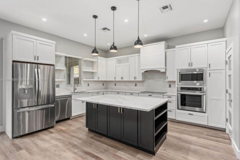 Casa en Lighthouse Point, Florida 6 dormitorios, 534.56 m2 № 2056045