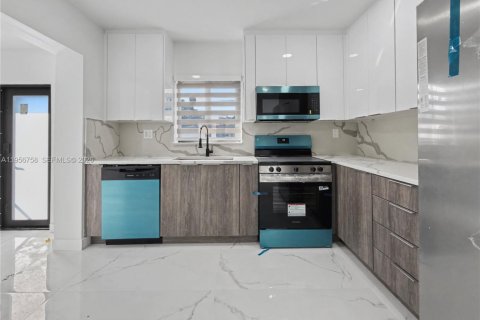 Propiedad comercial en venta en Miami, Florida, 262.08 m2 № 2011513 - foto 9