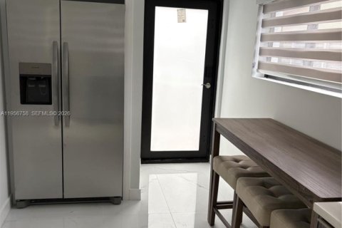 Propiedad comercial en venta en Miami, Florida, 262.08 m2 № 2011513 - foto 24