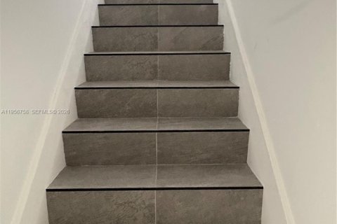 Propiedad comercial en venta en Miami, Florida, 262.08 m2 № 2011513 - foto 26