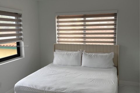 Propiedad comercial en venta en Miami, Florida, 262.08 m2 № 2011513 - foto 28