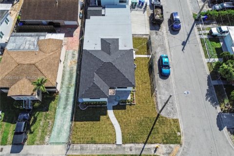 Propiedad comercial en venta en Miami, Florida, 262.08 m2 № 2011513 - foto 3