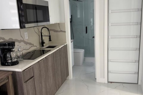 Propiedad comercial en venta en Miami, Florida, 262.08 m2 № 2011513 - foto 25