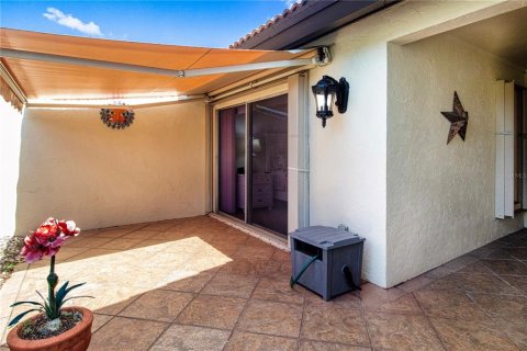 Villa ou maison à vendre à Sarasota, Floride: 2 chambres, 150.78 m2 № 1804765 - photo 4