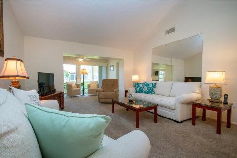 Villa ou maison à vendre à Sarasota, Floride: 2 chambres, 150.78 m2 № 1804765 - photo 6