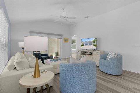 House in The Villages, Florida 3 bedrooms, 138.61 sq.m. № 2421651 - photo 20