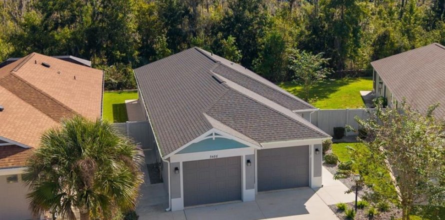 House in The Villages, Florida 3 bedrooms, 138.61 sq.m. № 2421651